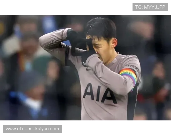 孙兴慜与边锋撞墙配合后直冲禁区，热刺再度形成攻势